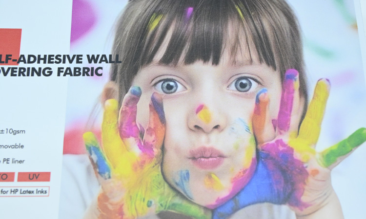 Four-layer lightbox fabric laminating machine