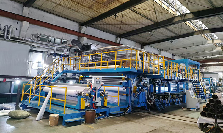 How does a three-layer/four-layer light box cloth laminating machine perform when handling PVC materials of different thicknesses?